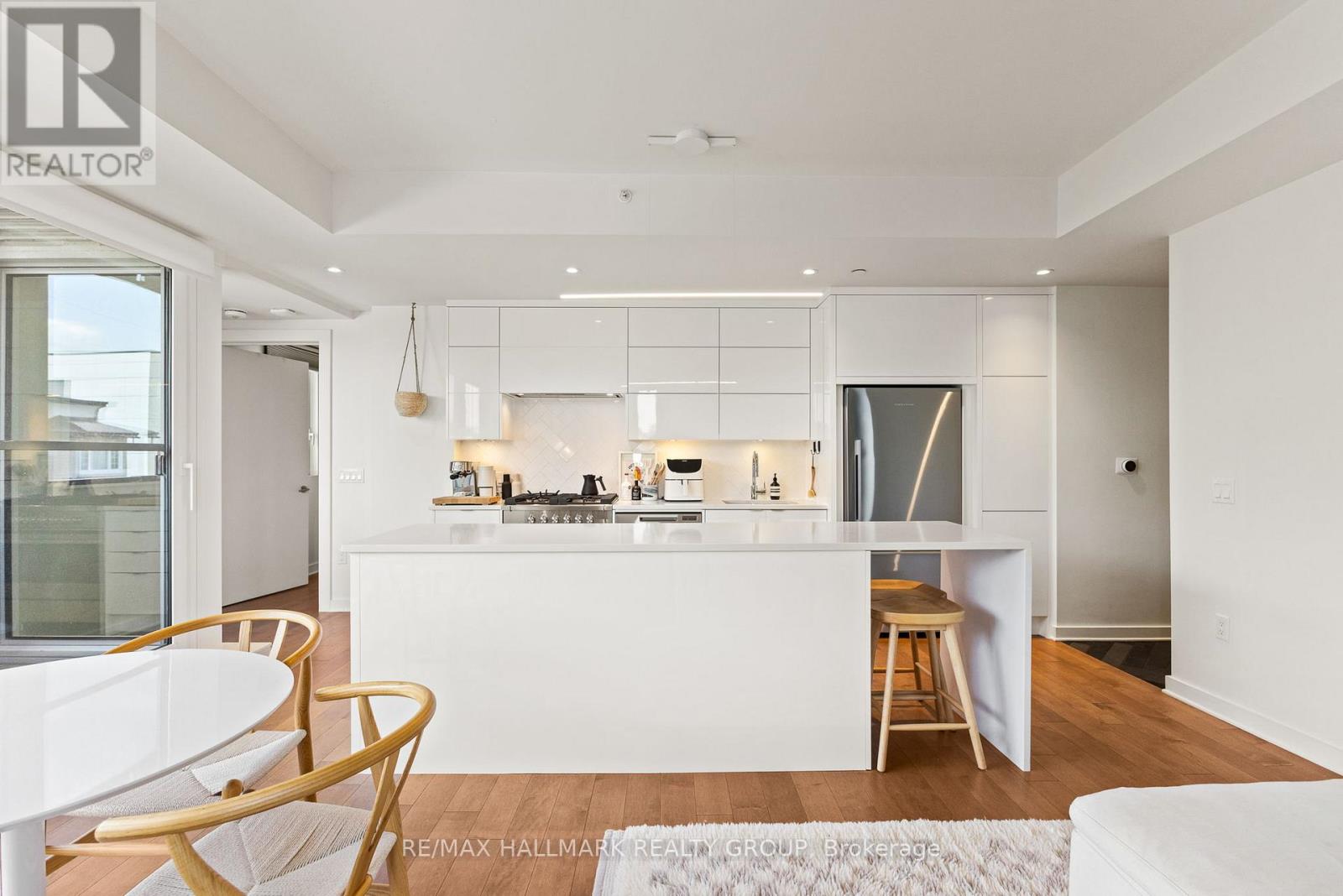 #207 135 BARRETTE STREET - 15