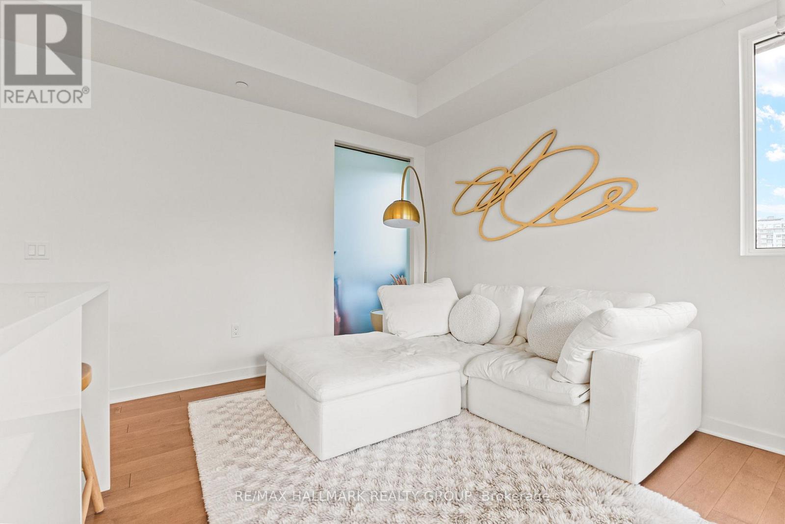 #207 135 BARRETTE STREET - 17