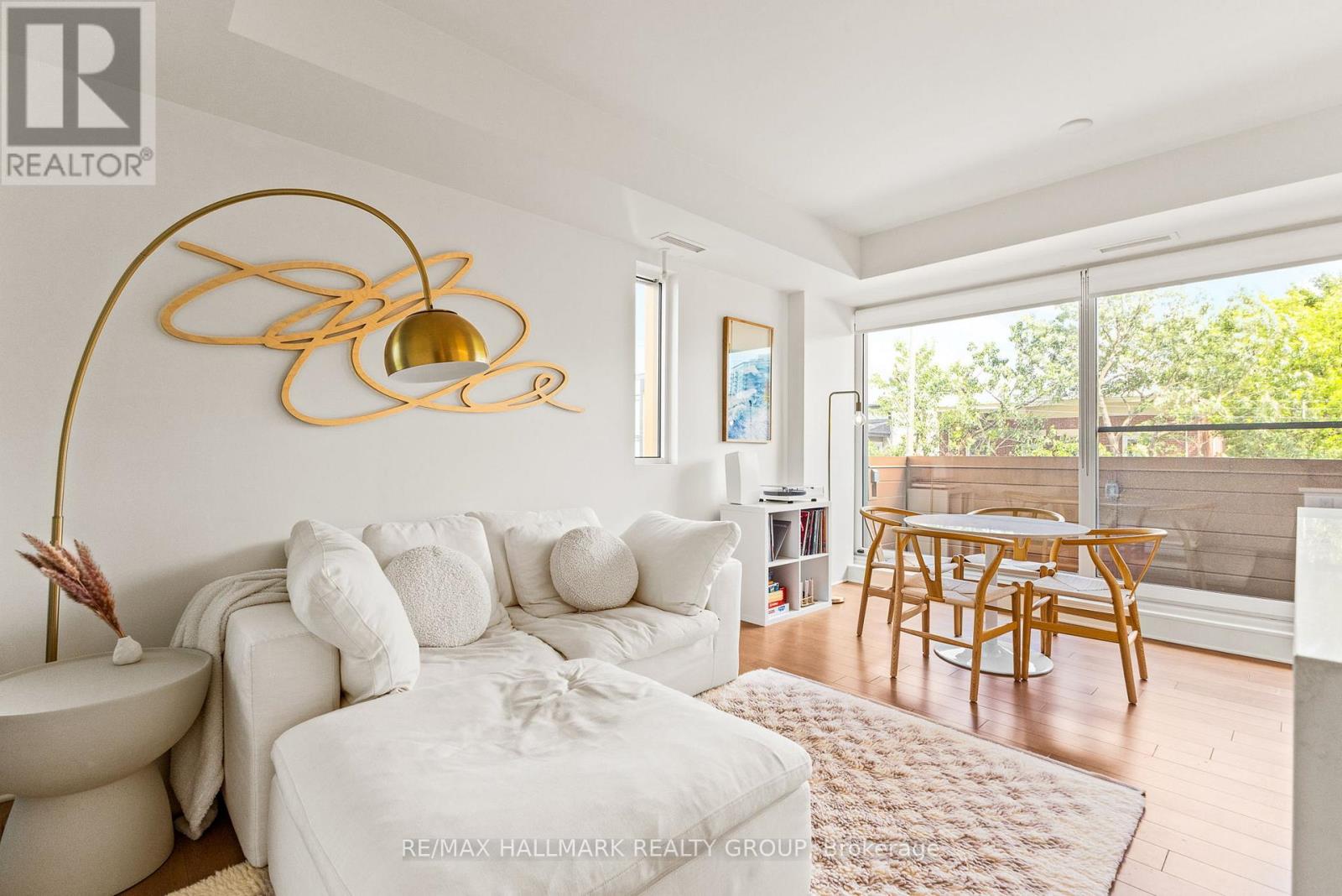 #207 135 BARRETTE STREET - 19