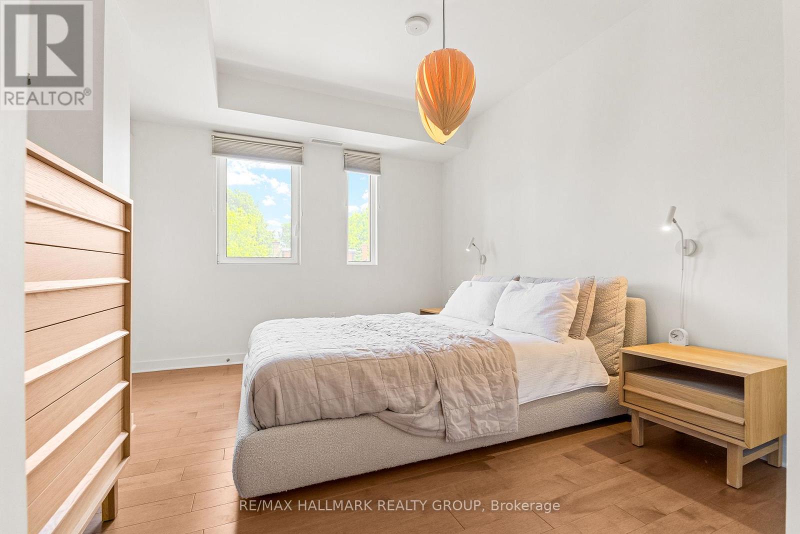 #207 135 BARRETTE STREET - 25