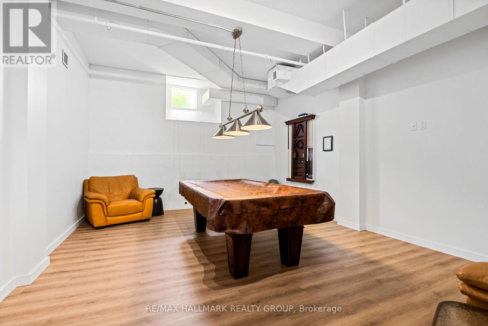 #207 135 BARRETTE STREET - 38