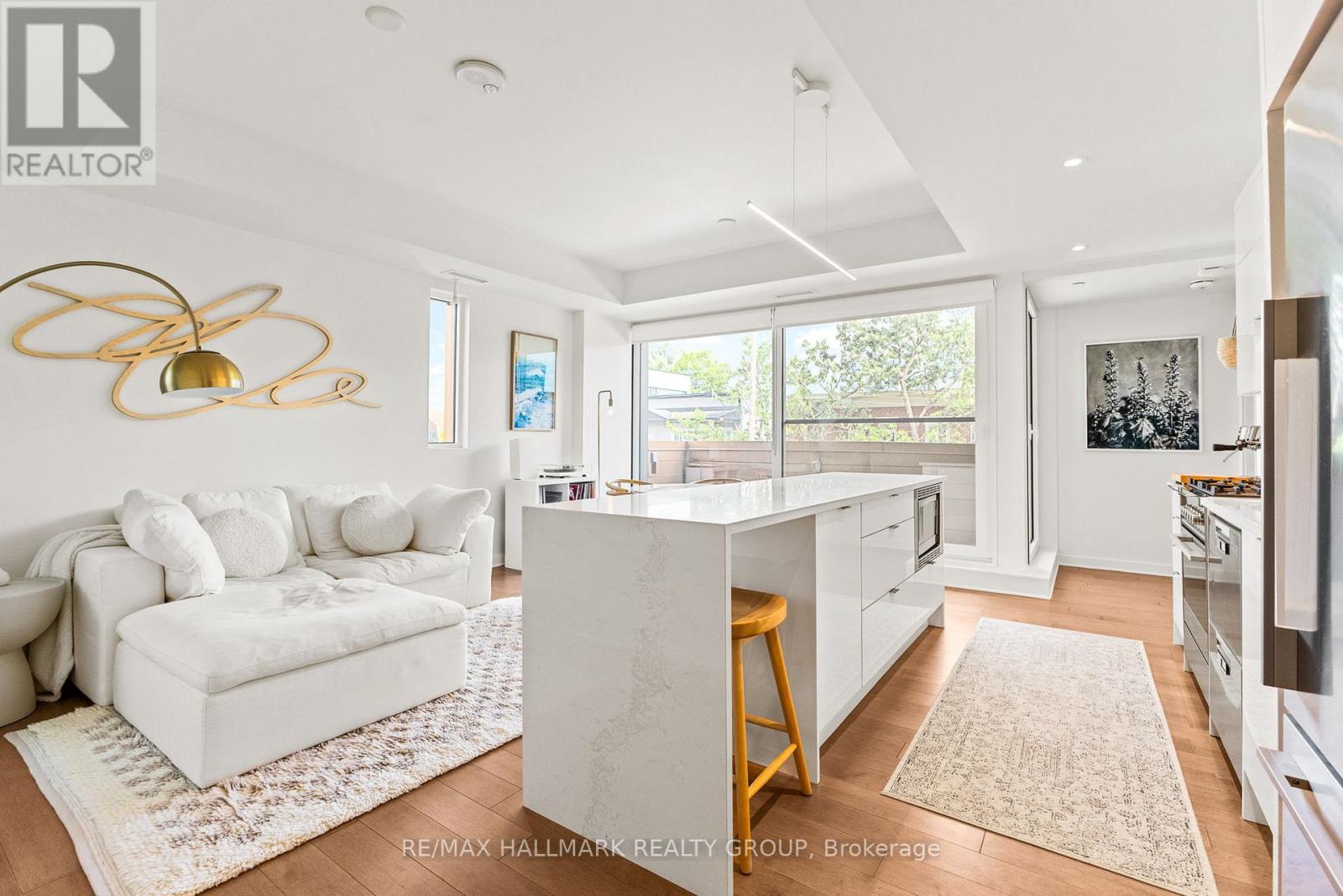 #207 135 BARRETTE STREET - 8