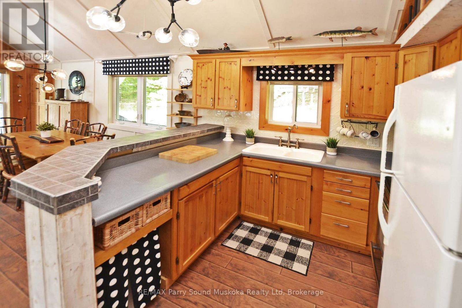 322 HEALEY LAKE WATER - 30