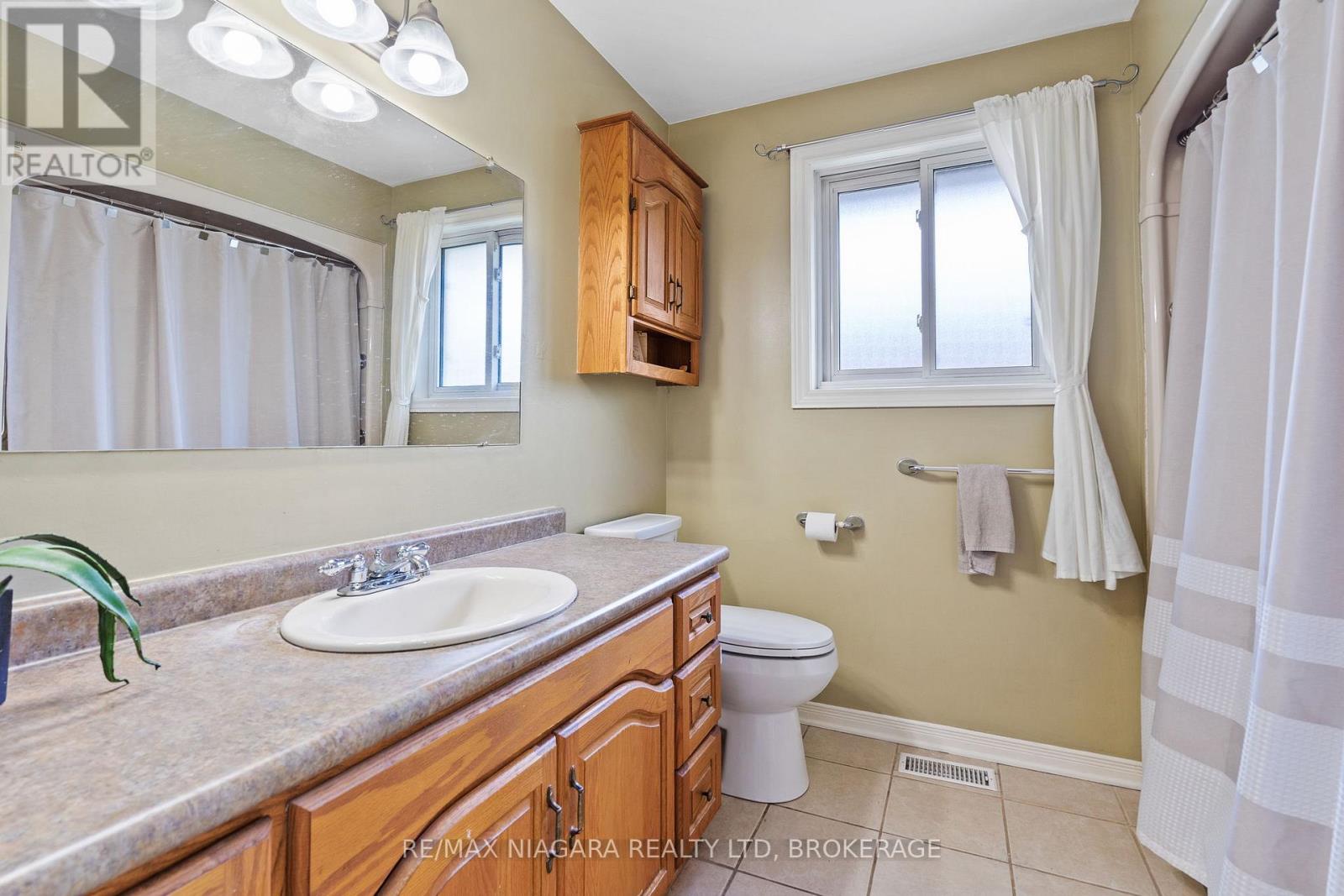 696 CLARE AVENUE - 12