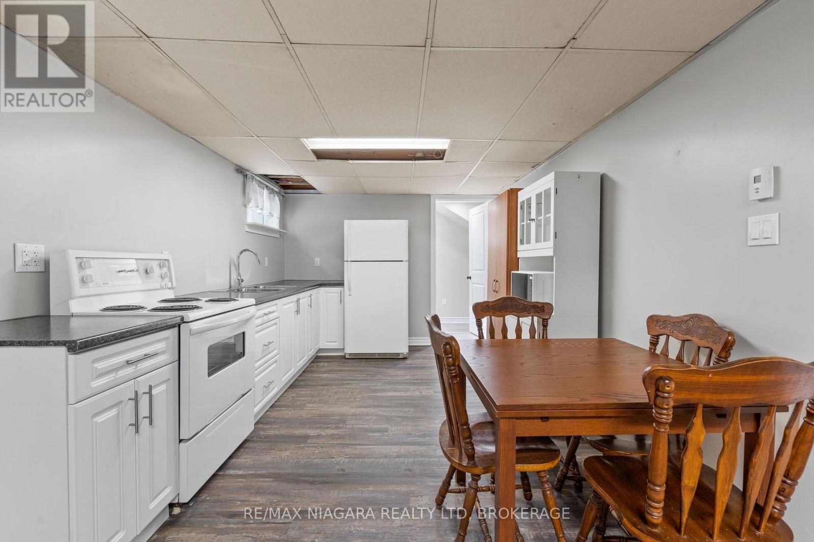 696 CLARE AVENUE - 15
