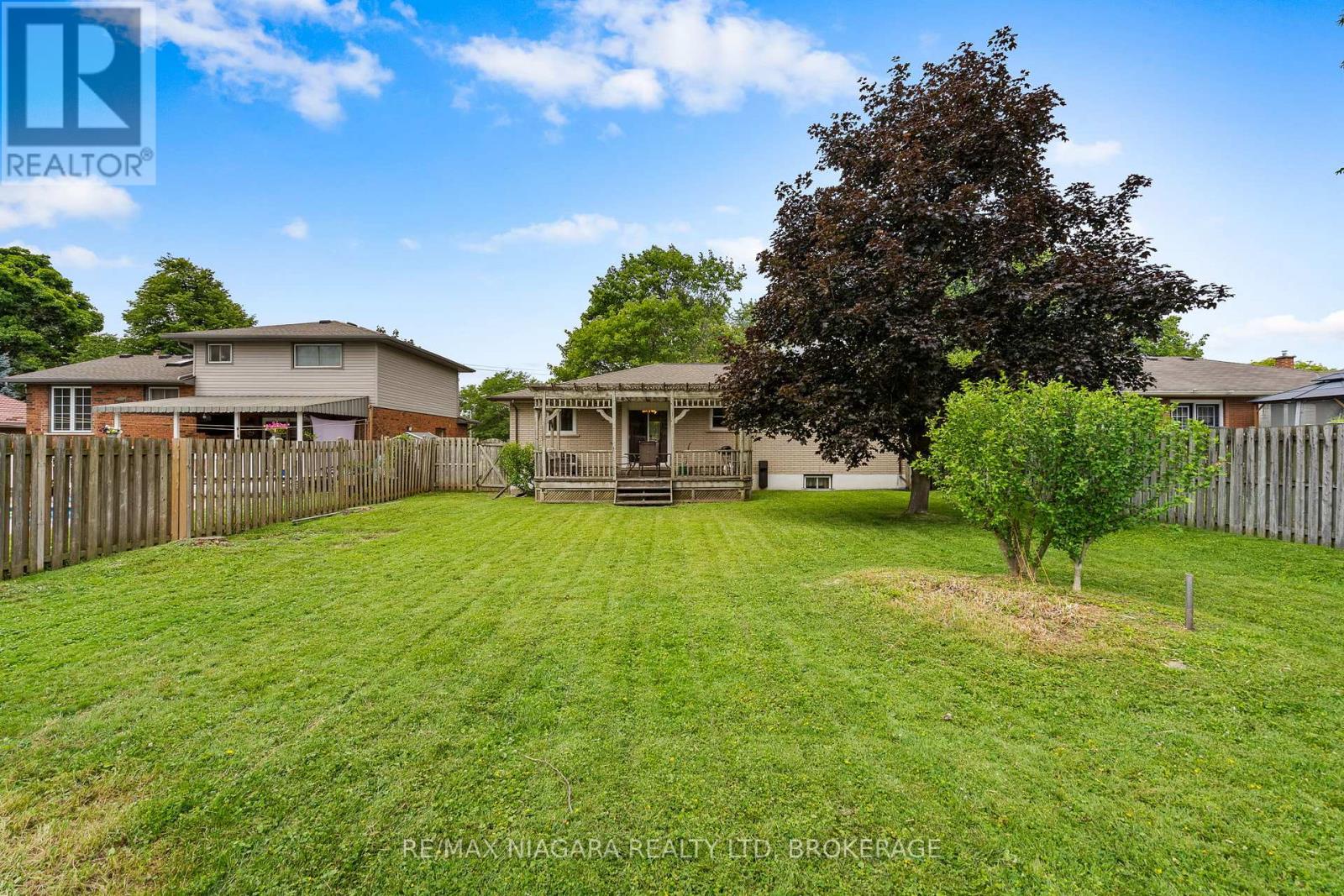 696 CLARE AVENUE - 22