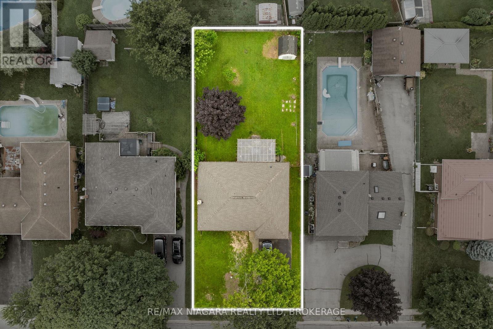 696 CLARE AVENUE - 24