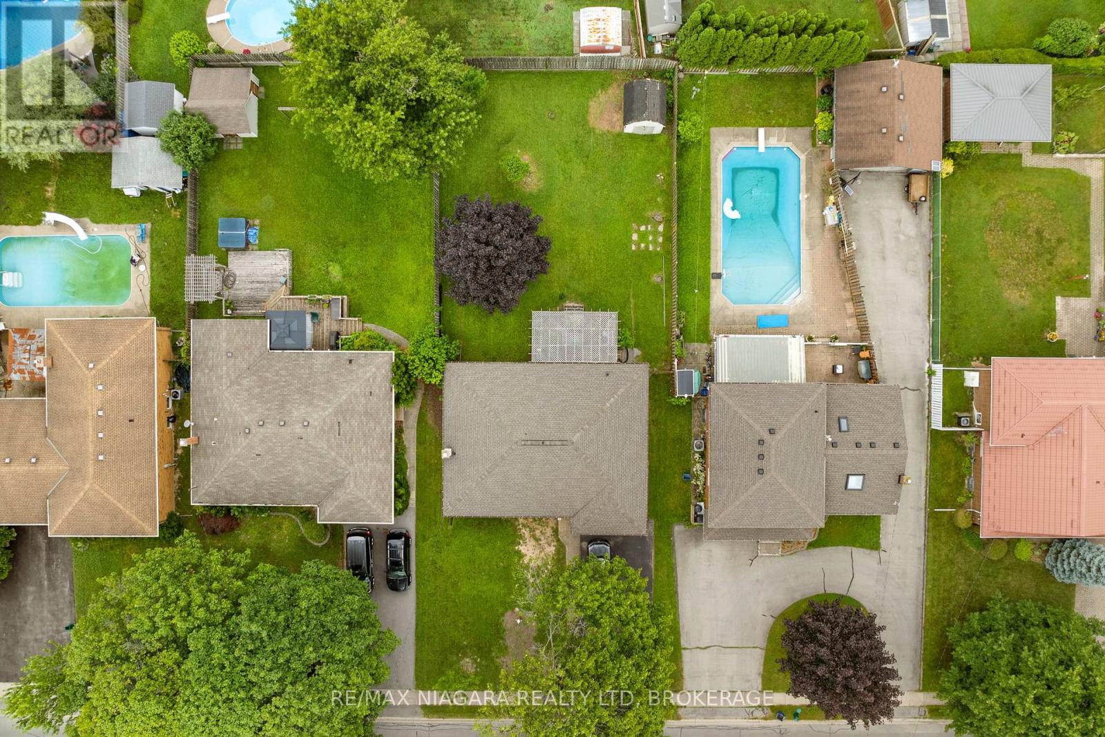 696 CLARE AVENUE - 25
