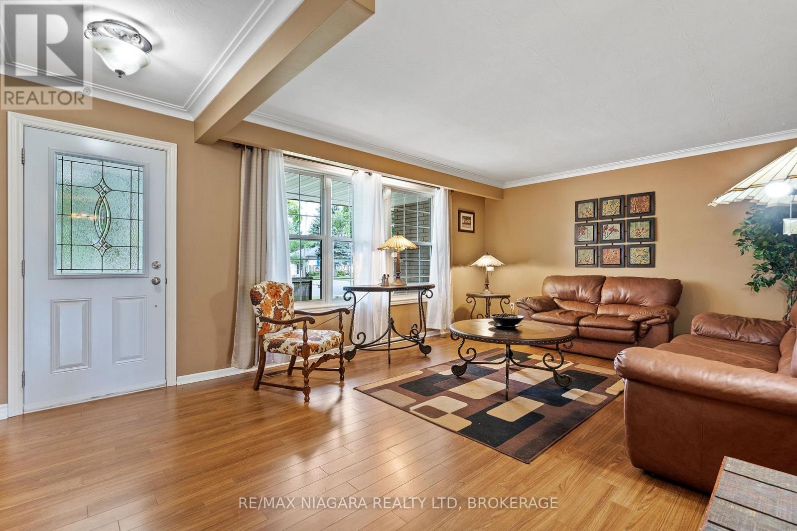 696 CLARE AVENUE - 5