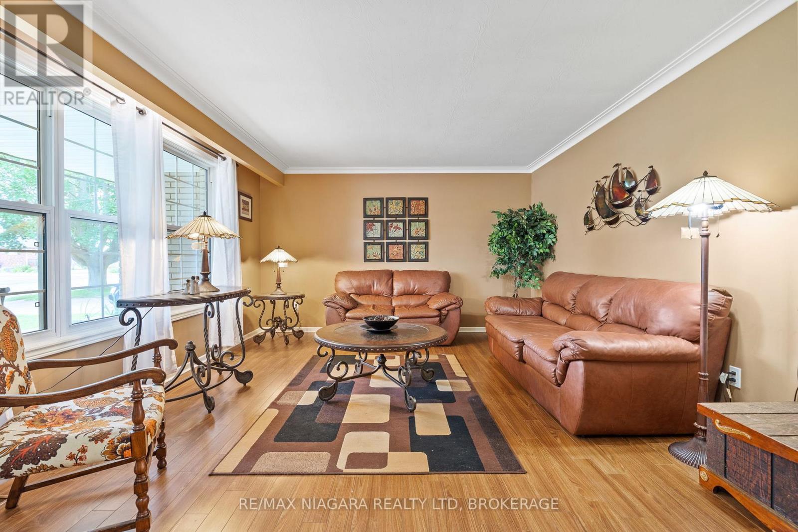 696 CLARE AVENUE - 6