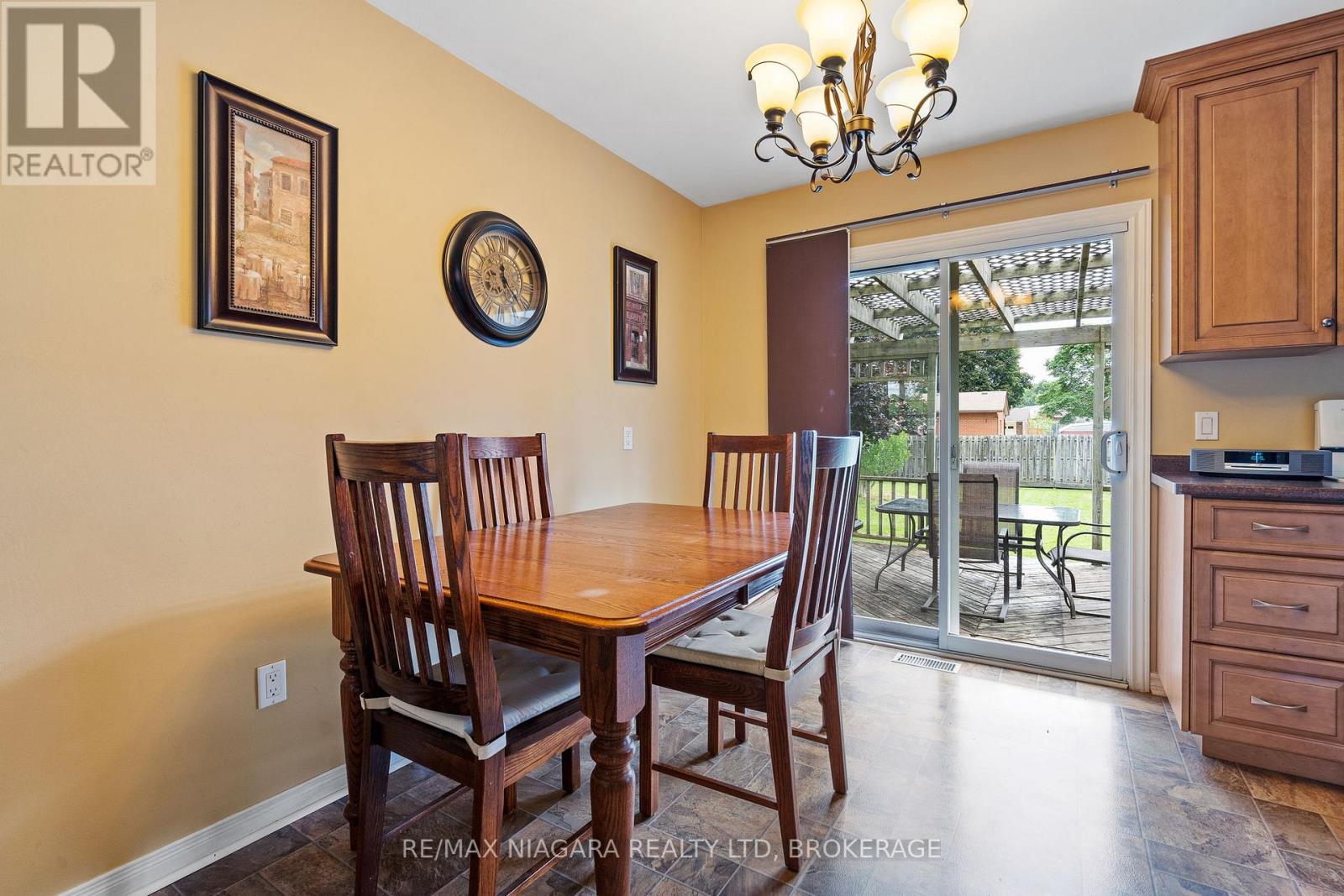 696 CLARE AVENUE - 7
