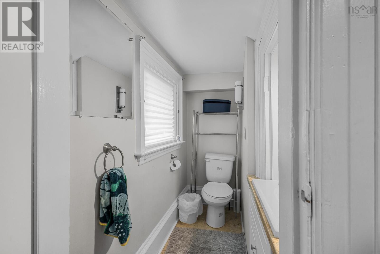1394 Edward Street - 11