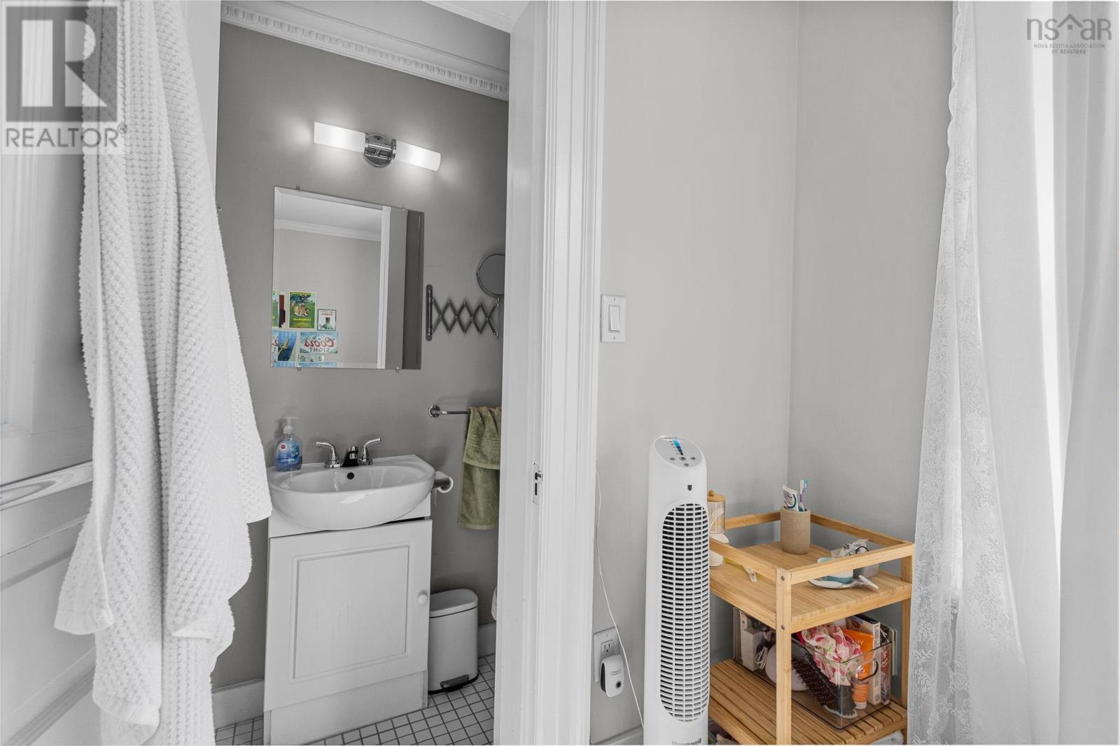 1394 Edward Street - 17