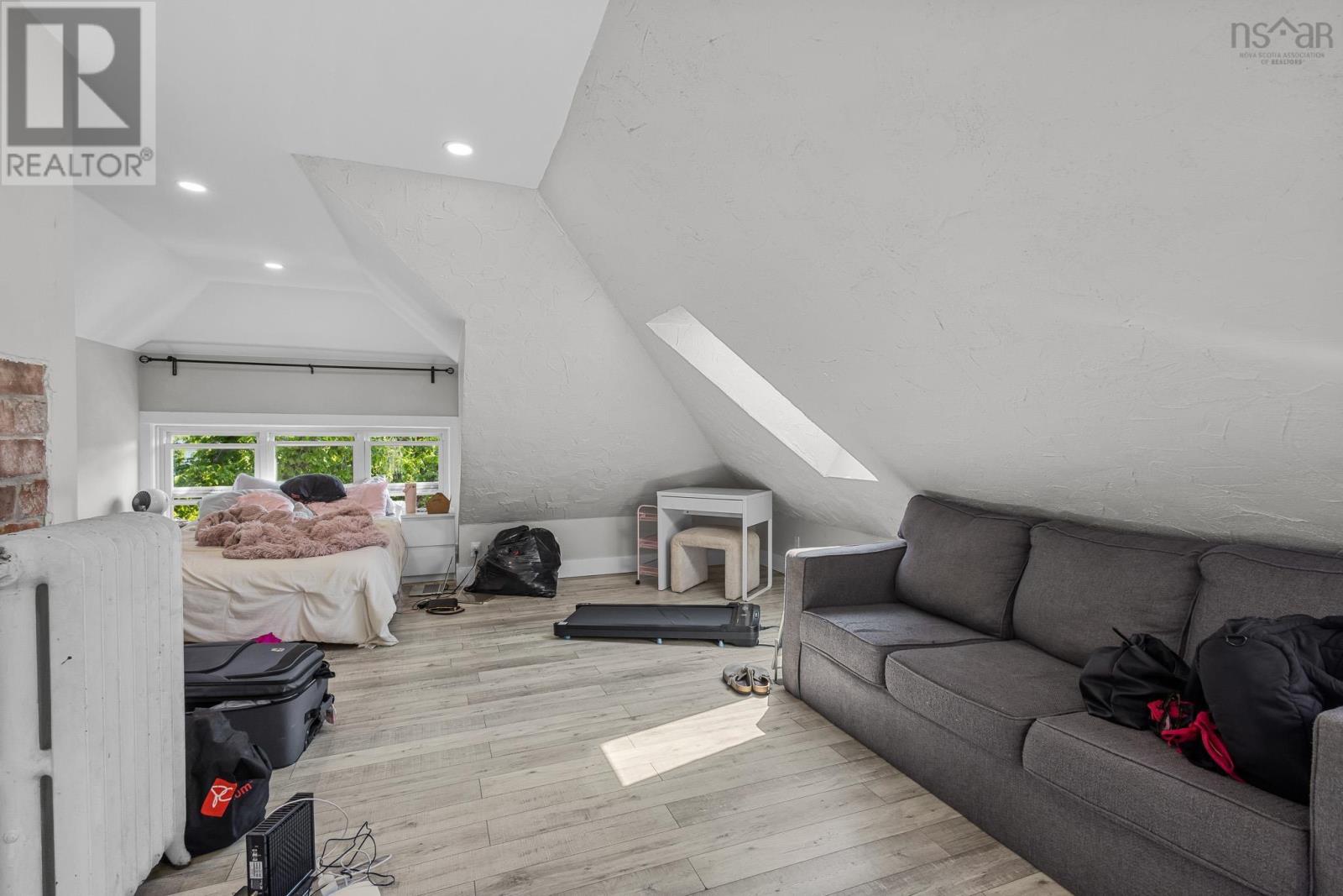 1394 Edward Street - 35