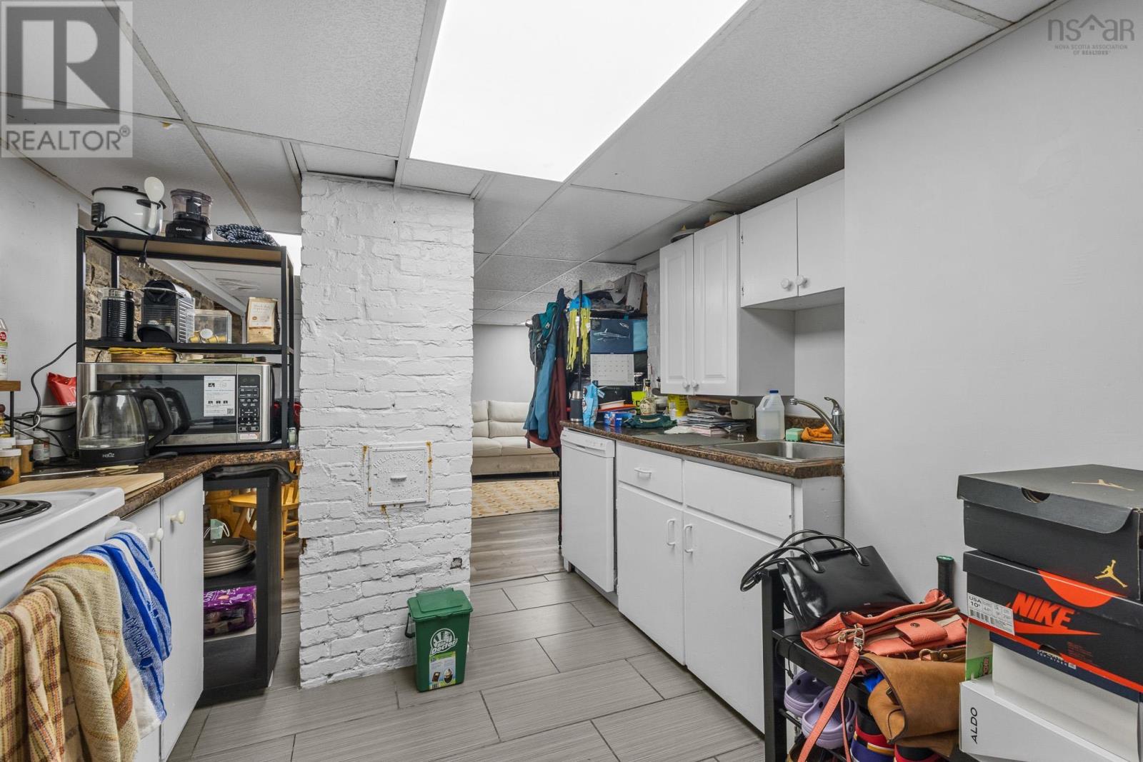 1394 Edward Street - 24