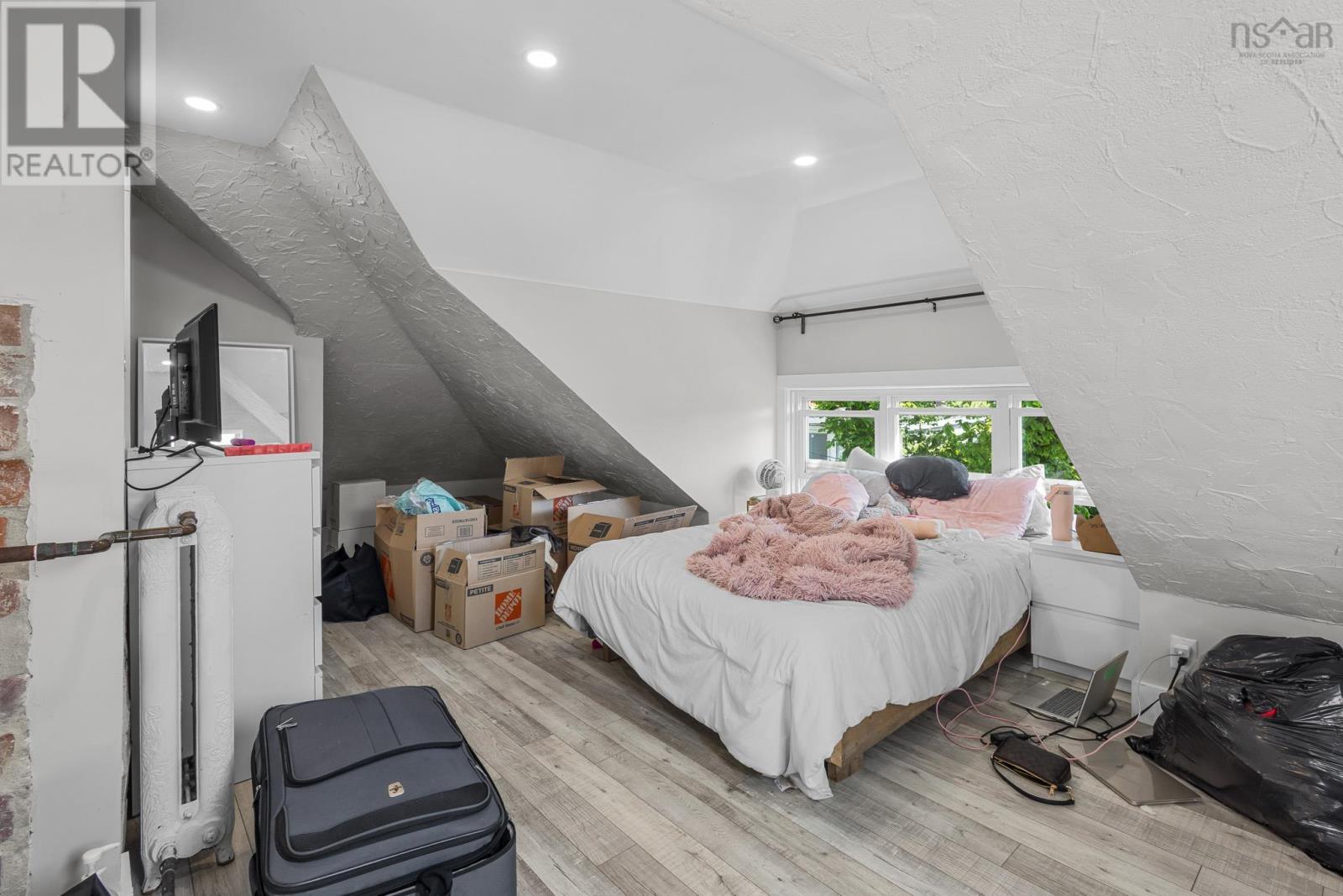 1394 Edward Street - 36