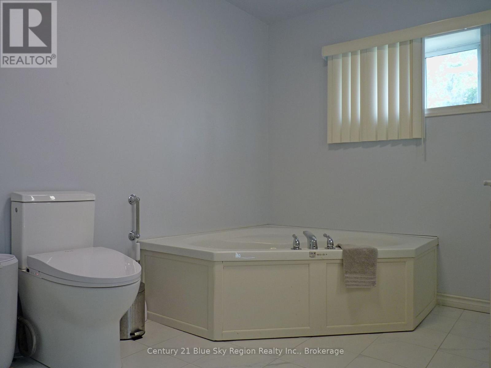 11 WATERFRONT DRIVE - Image 15