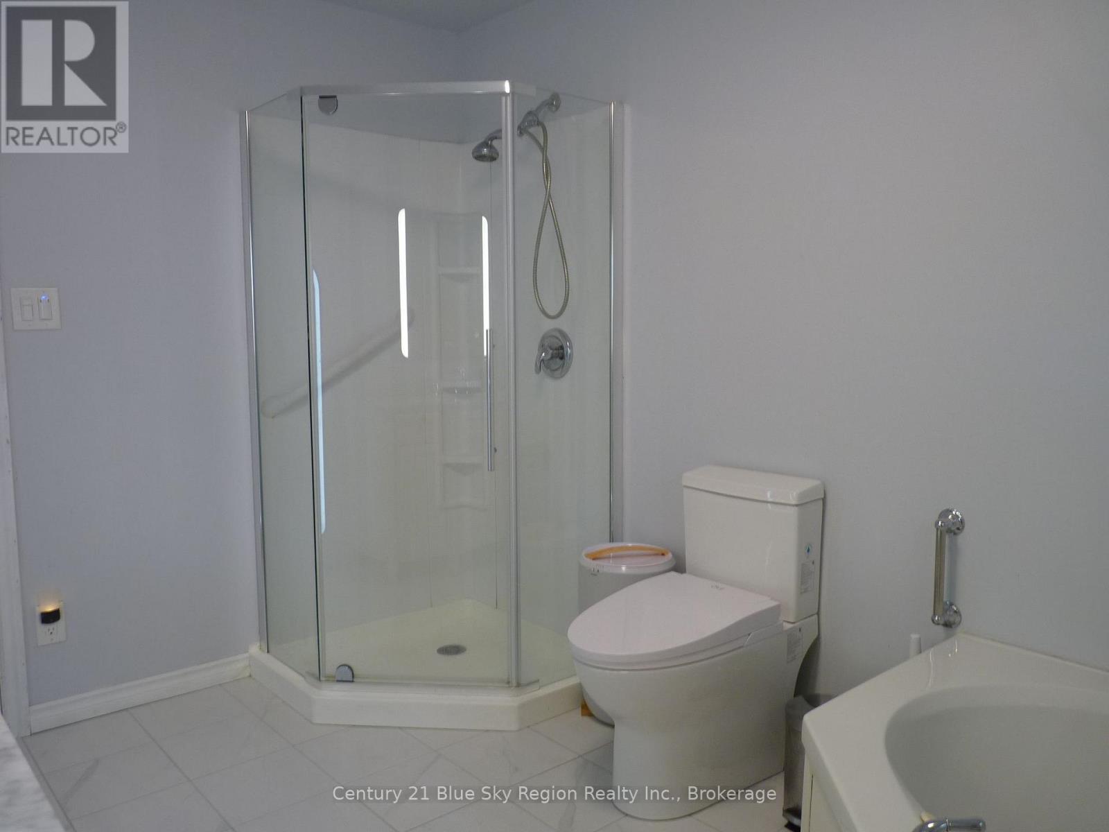 11 WATERFRONT DRIVE - Image 16