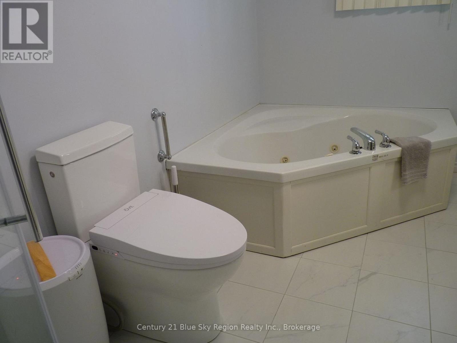 11 WATERFRONT DRIVE - Image 18