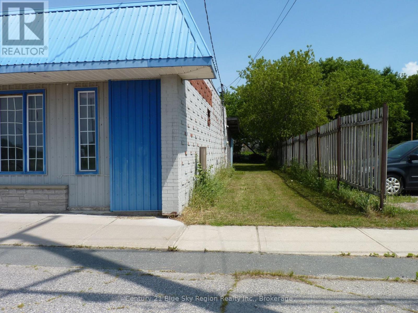 11 WATERFRONT DRIVE - Image 33