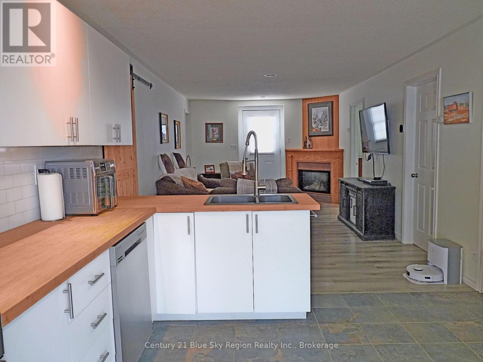 11 WATERFRONT DRIVE - Image 4