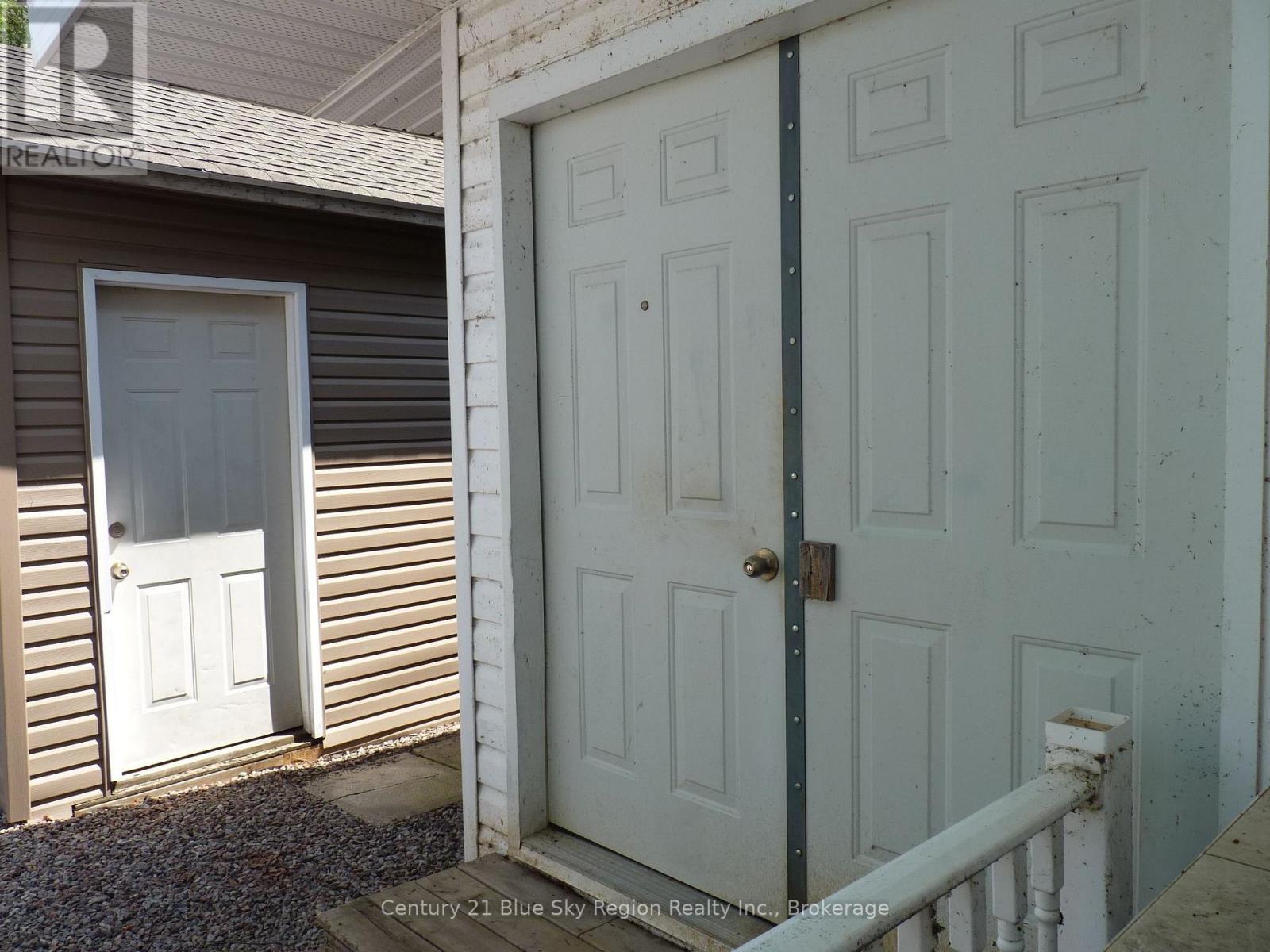 11 WATERFRONT DRIVE - 40