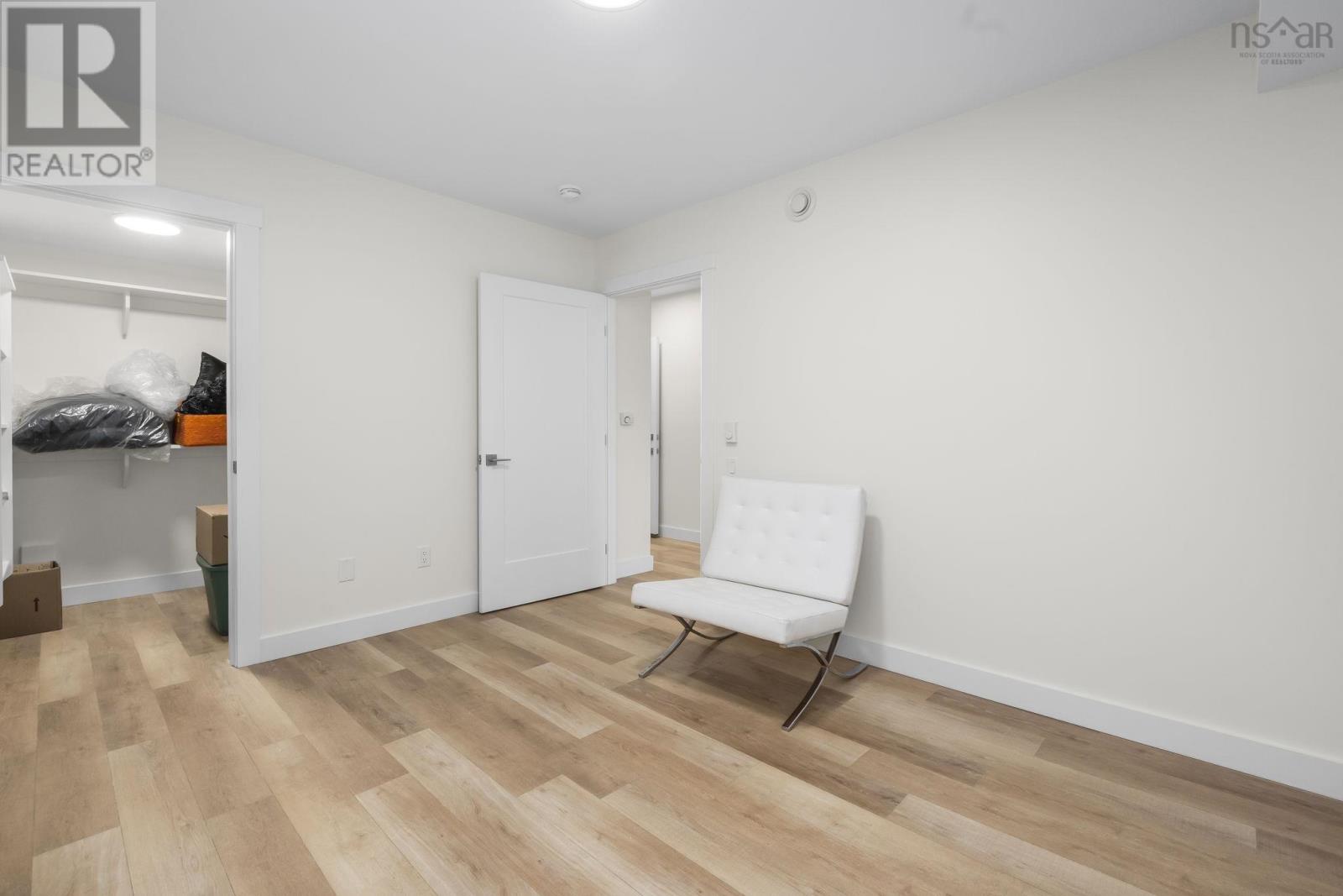 42 Berm Street - 32
