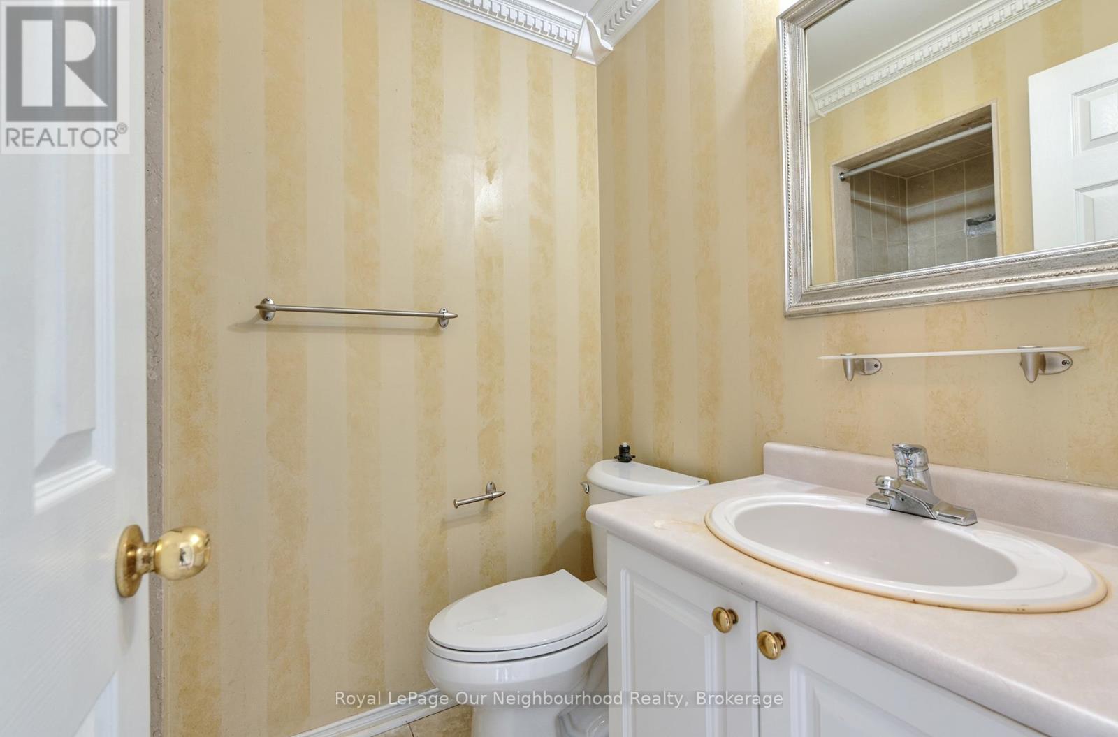 #96 50 STRATHAVEN DRIVE - 17