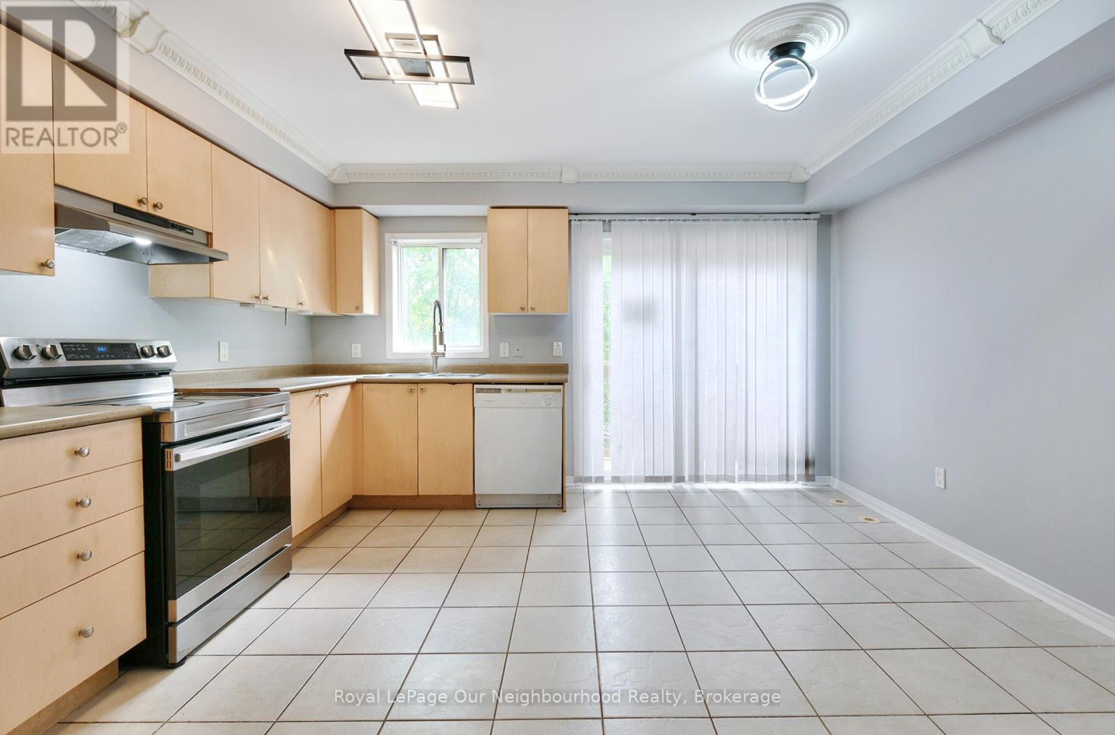 #96 50 STRATHAVEN DRIVE - 5