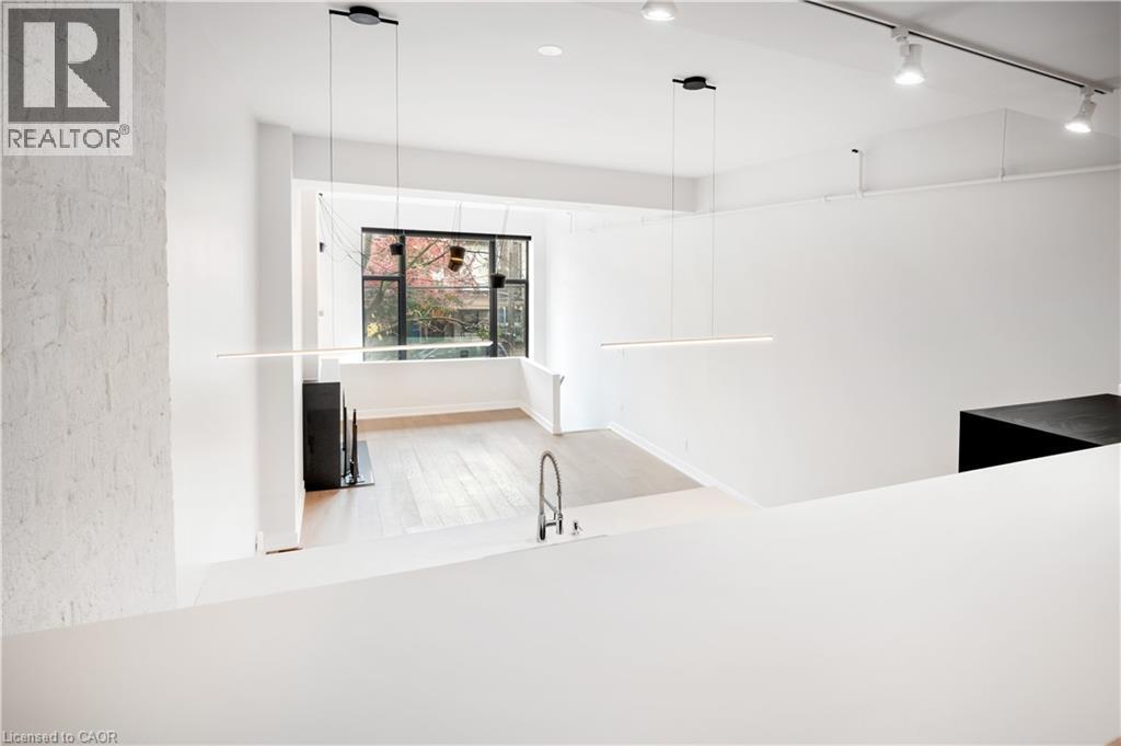 #105 676 RICHMOND Street W - 8