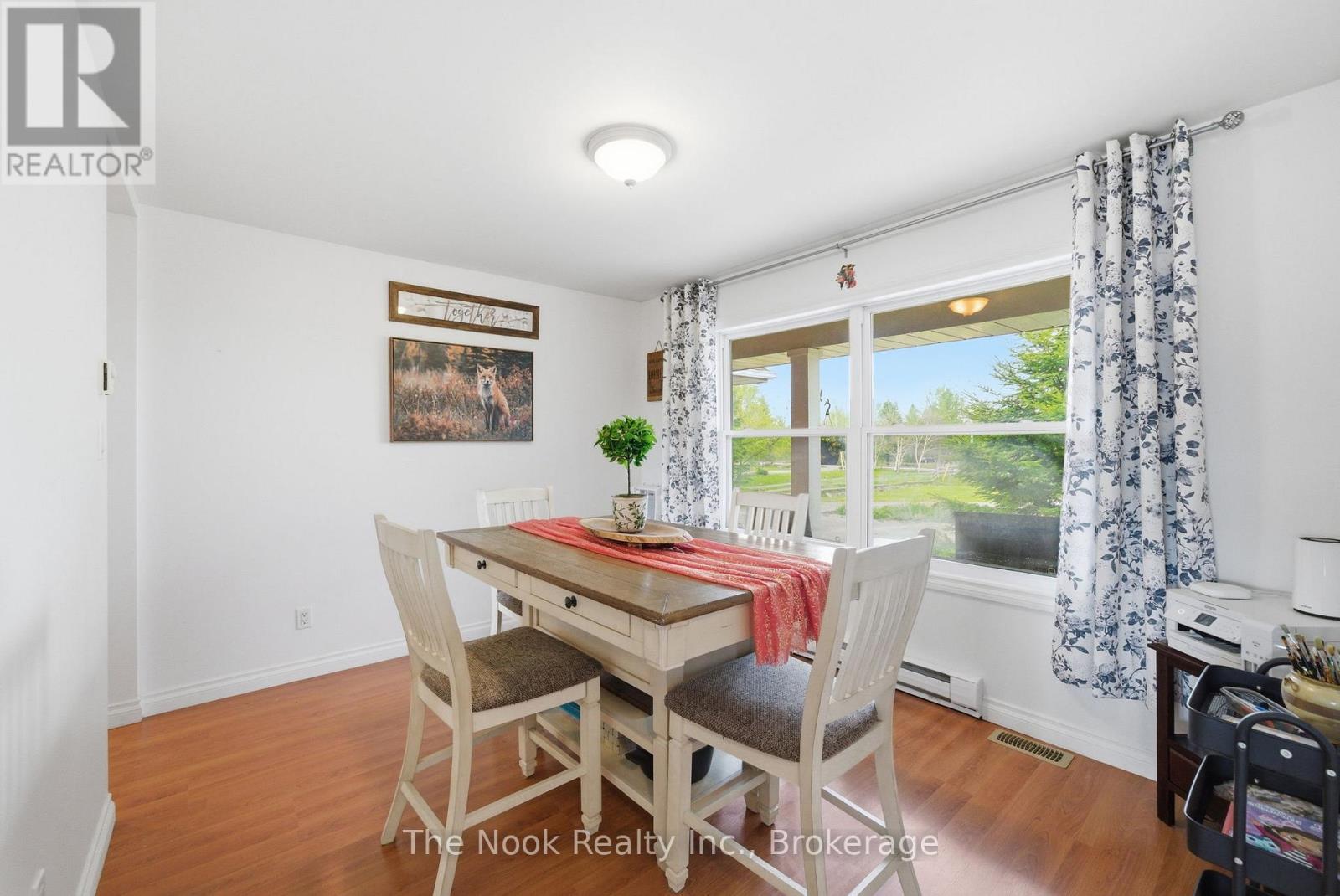 4 MCGILLIVRAY LANE - 12