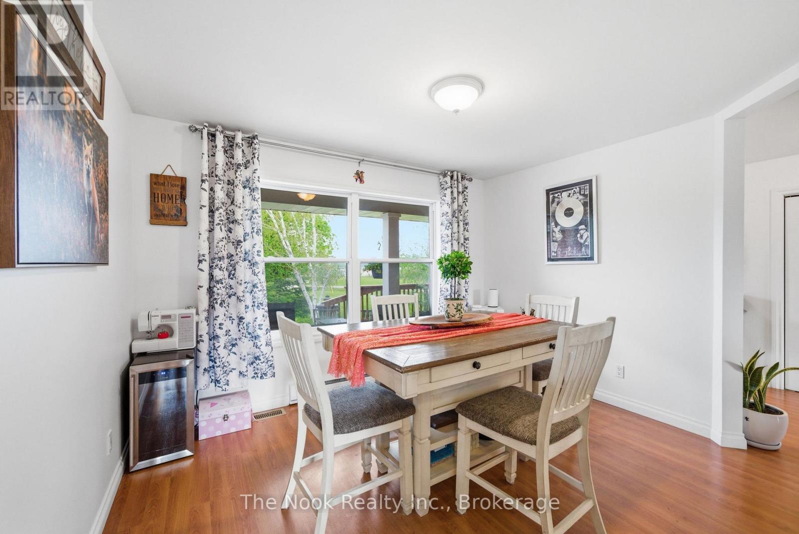 4 MCGILLIVRAY LANE - 13