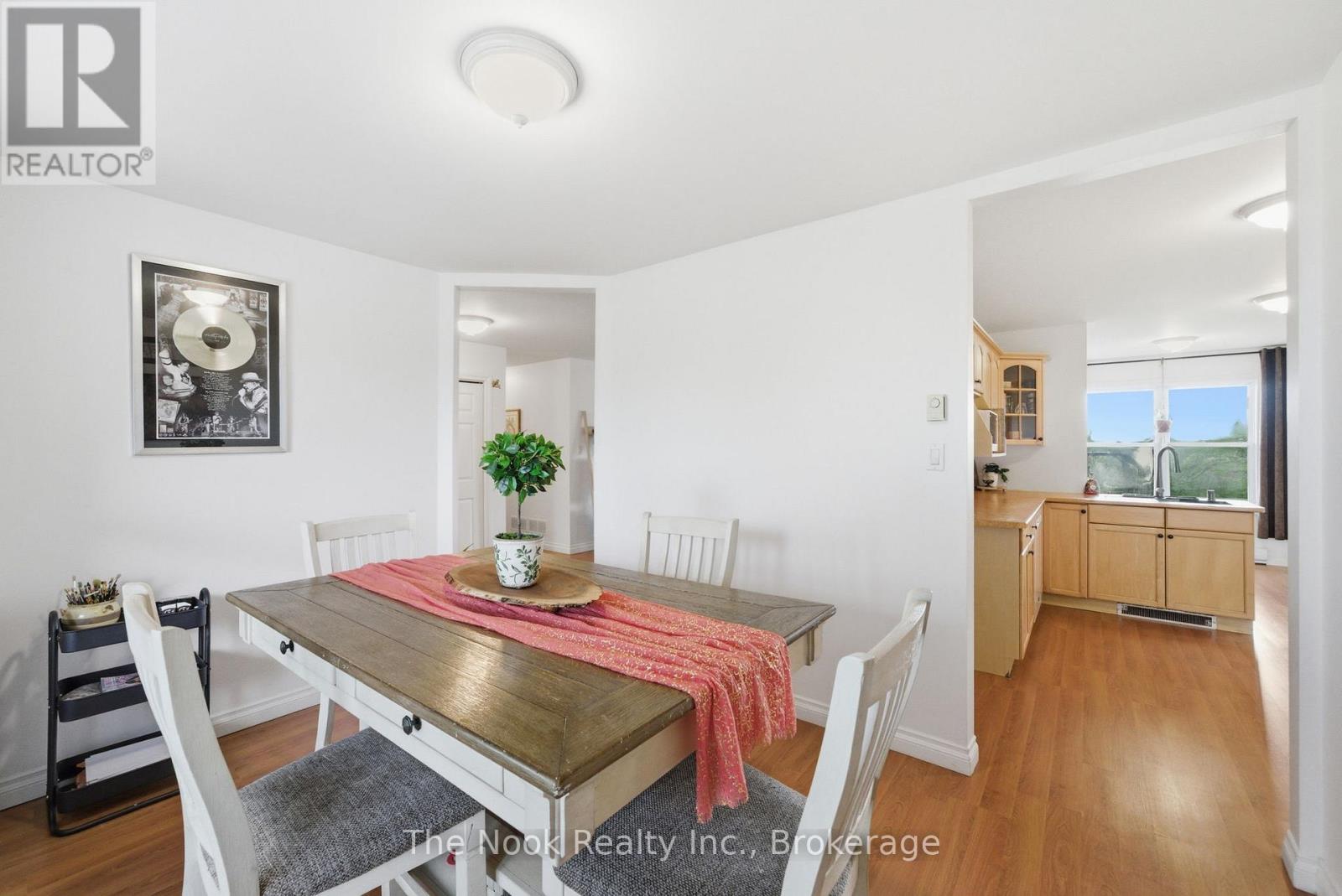 4 MCGILLIVRAY LANE - 14
