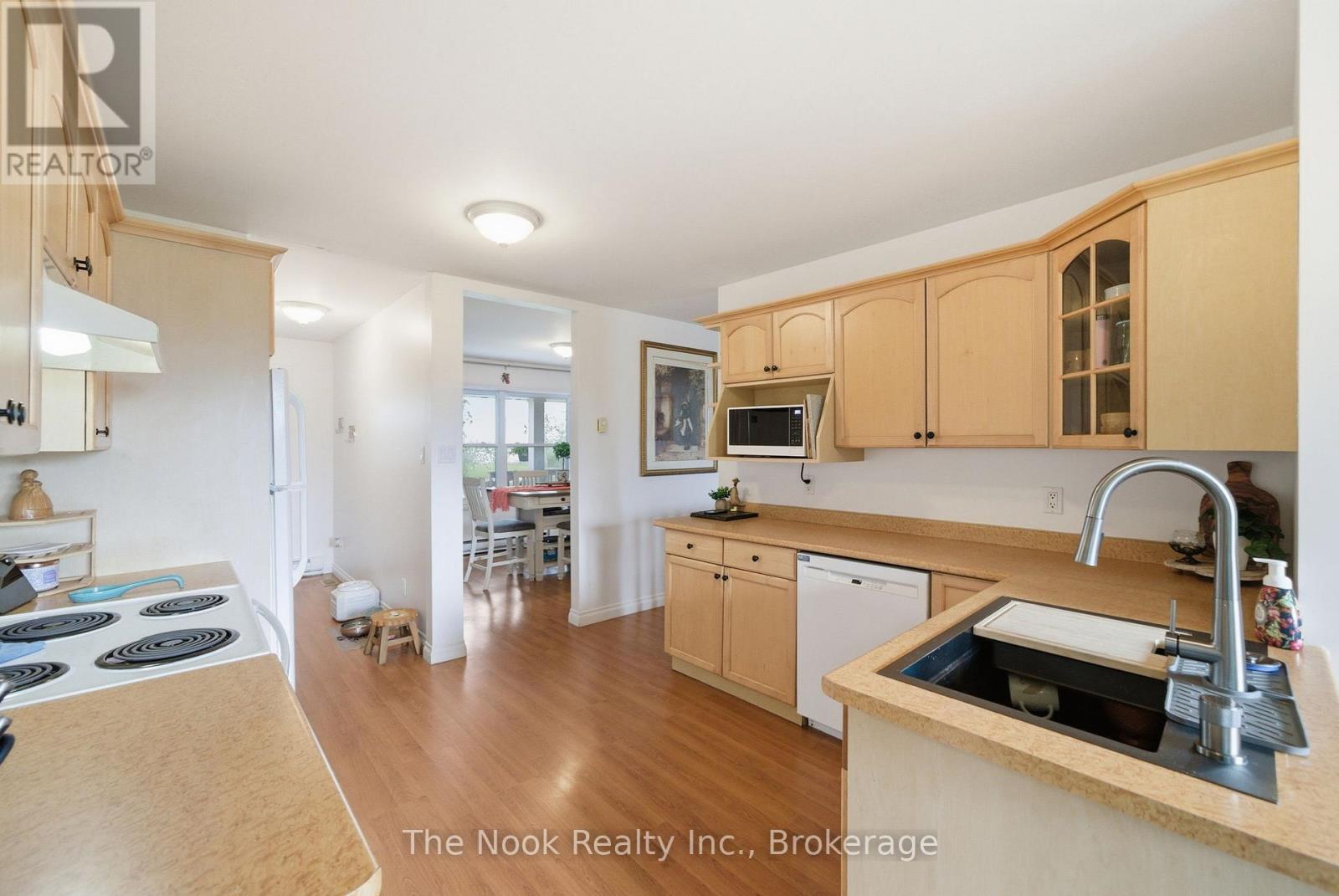 4 MCGILLIVRAY LANE - 15