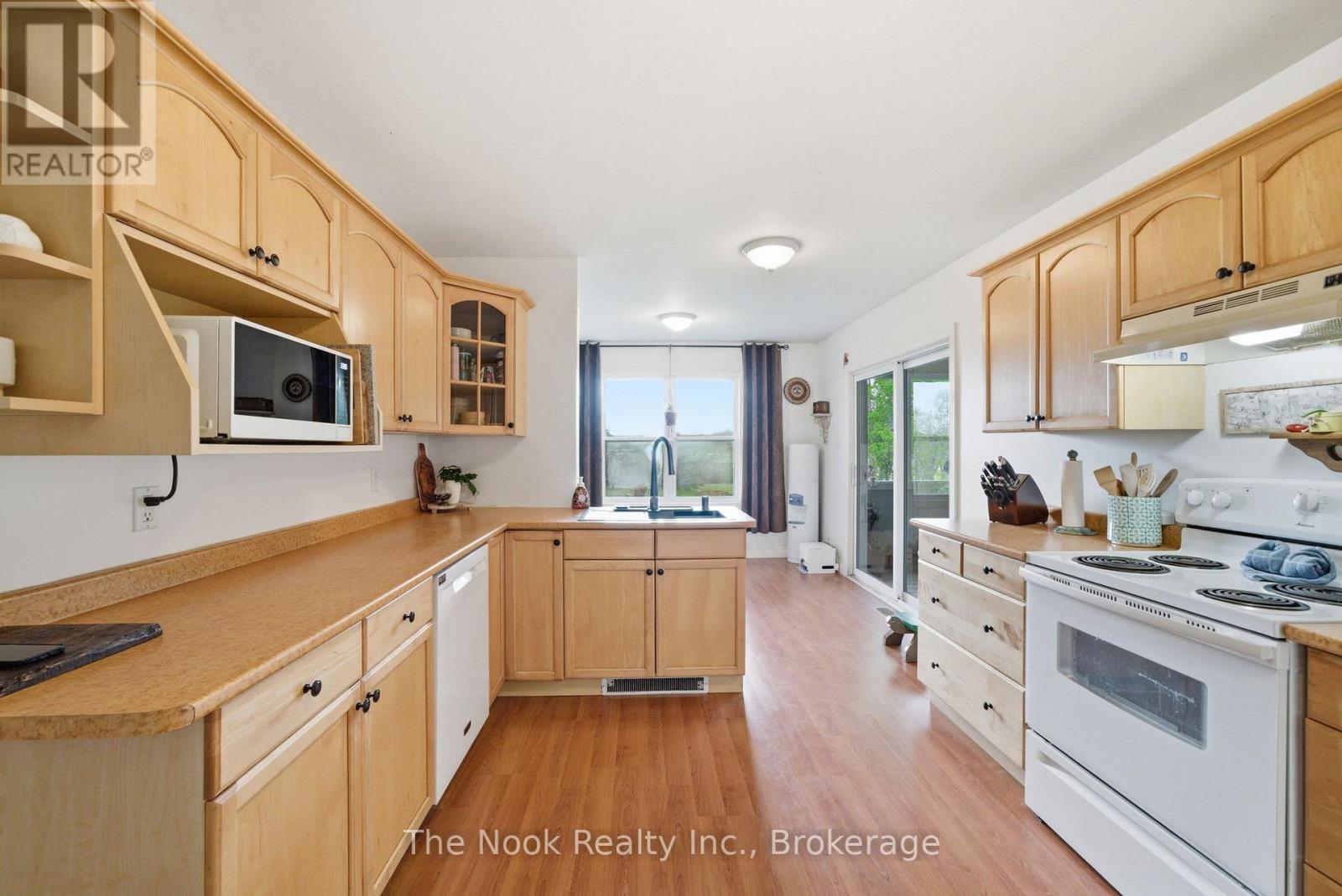 4 MCGILLIVRAY LANE - 17