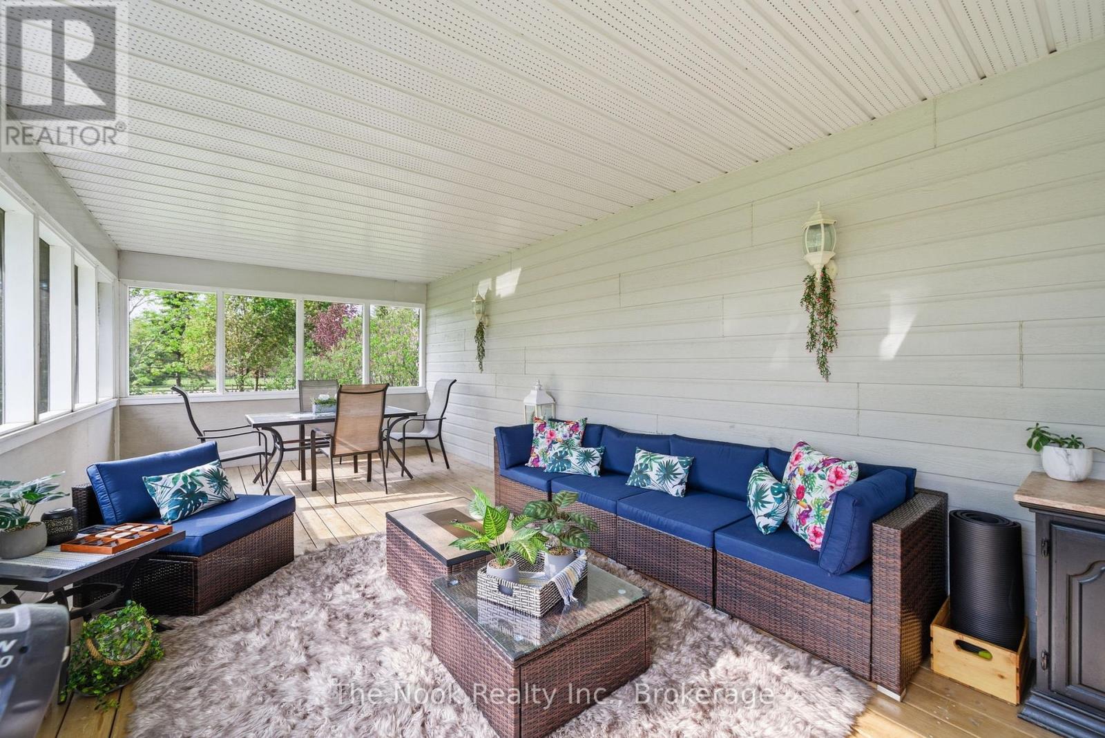4 MCGILLIVRAY LANE - 19