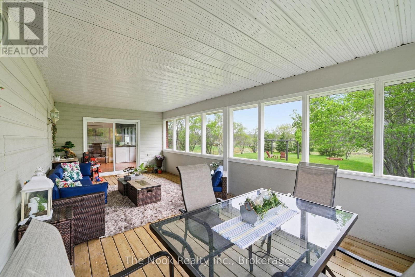 4 MCGILLIVRAY LANE - 21