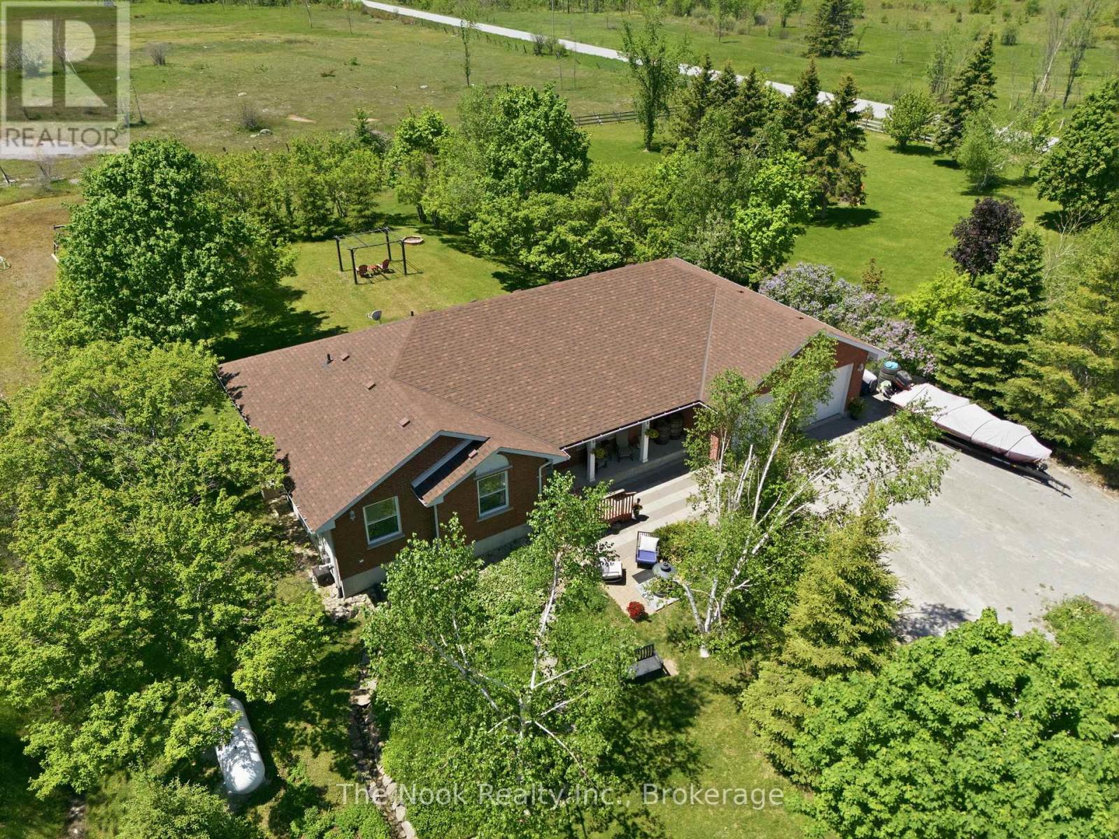 4 MCGILLIVRAY LANE - 3