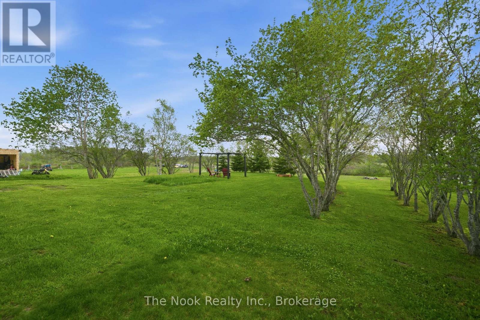 4 MCGILLIVRAY LANE - 41