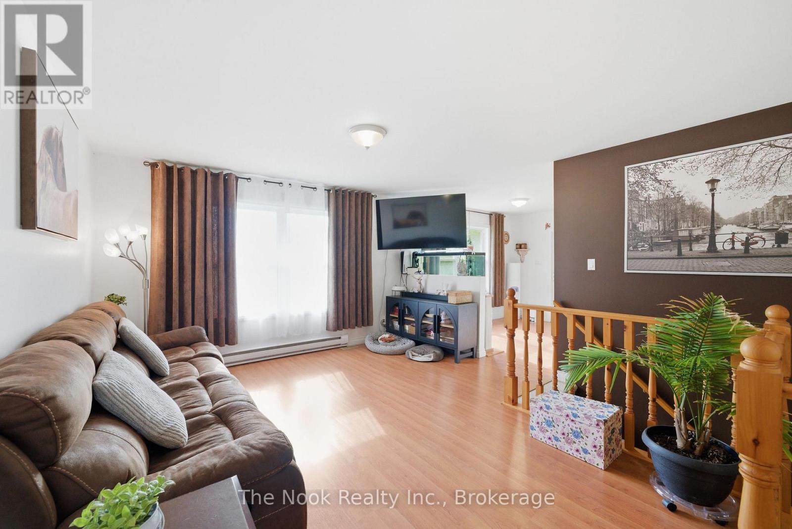 4 MCGILLIVRAY LANE - 7