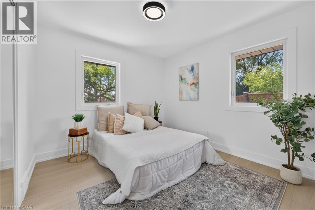 124 CORMAN Avenue - Image 32