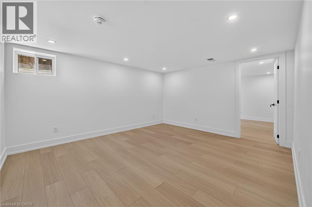 124 CORMAN Avenue - Image 36