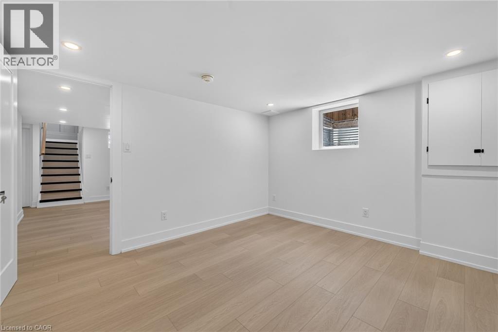 124 CORMAN Avenue - Image 40