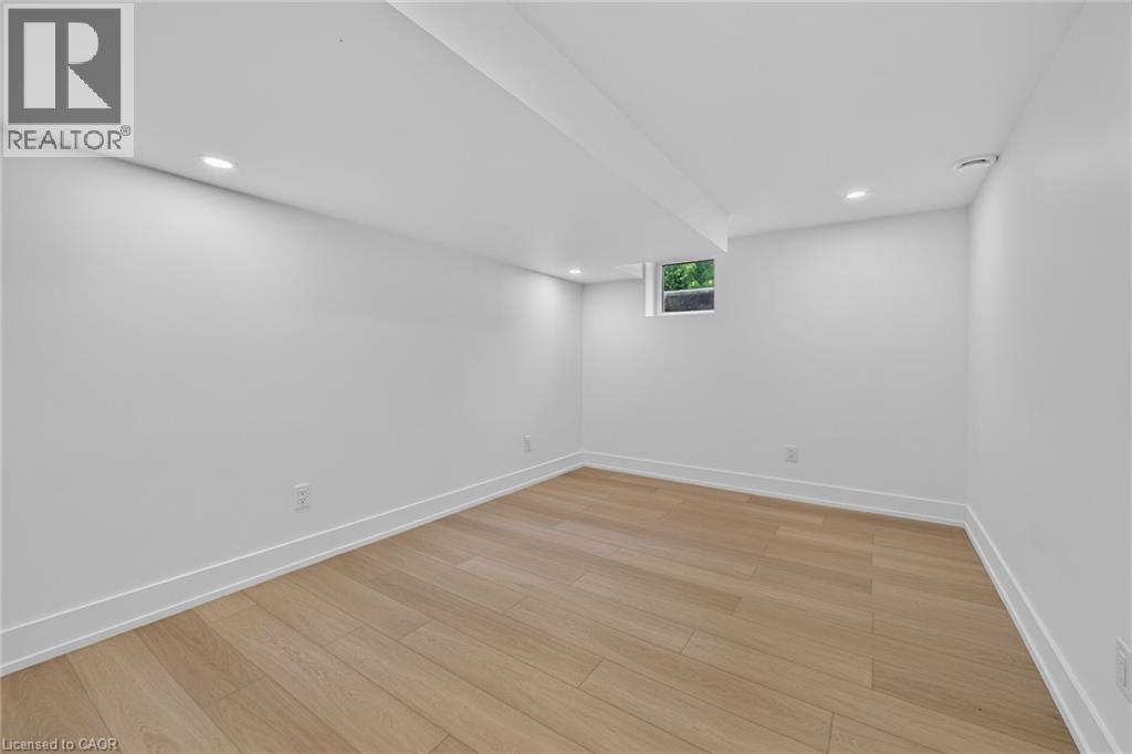 124 CORMAN Avenue - Image 46