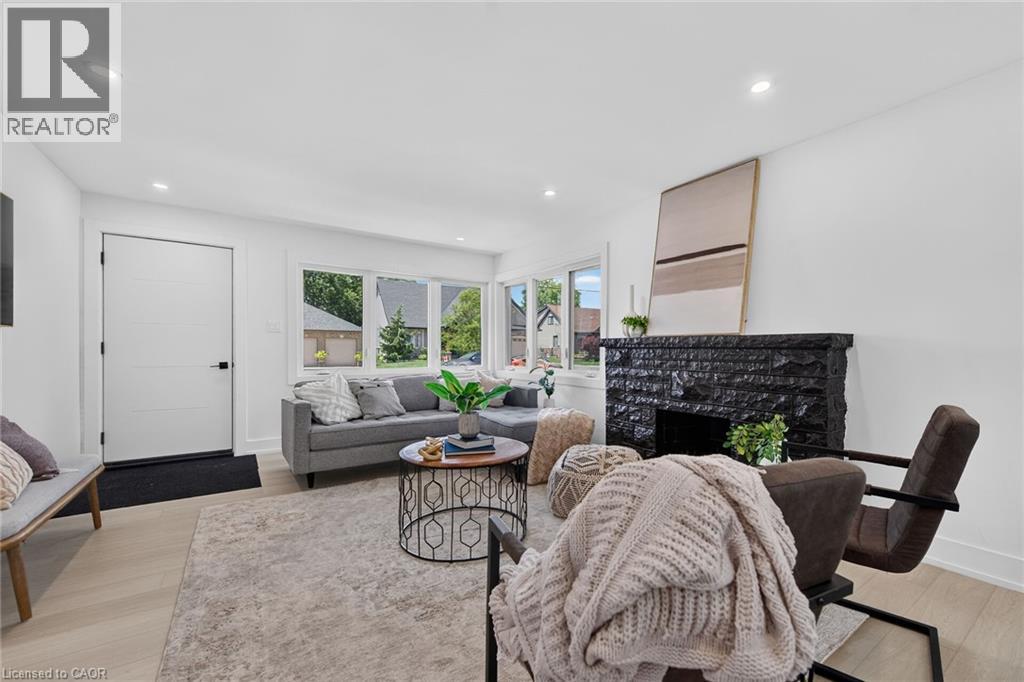 124 CORMAN Avenue - Image 13