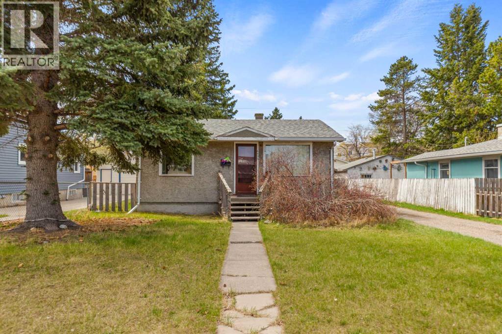 6435 34 Avenue NW - 2