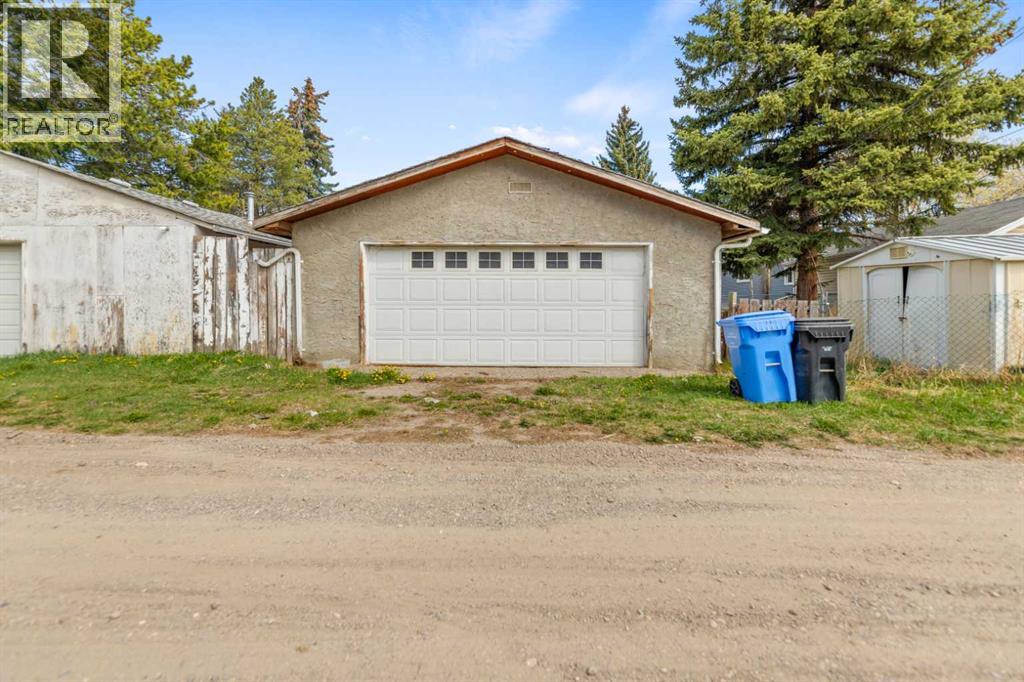 6435 34 Avenue NW - 7