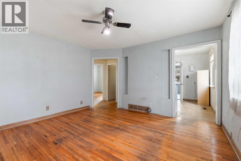 6435 34 Avenue NW - 9
