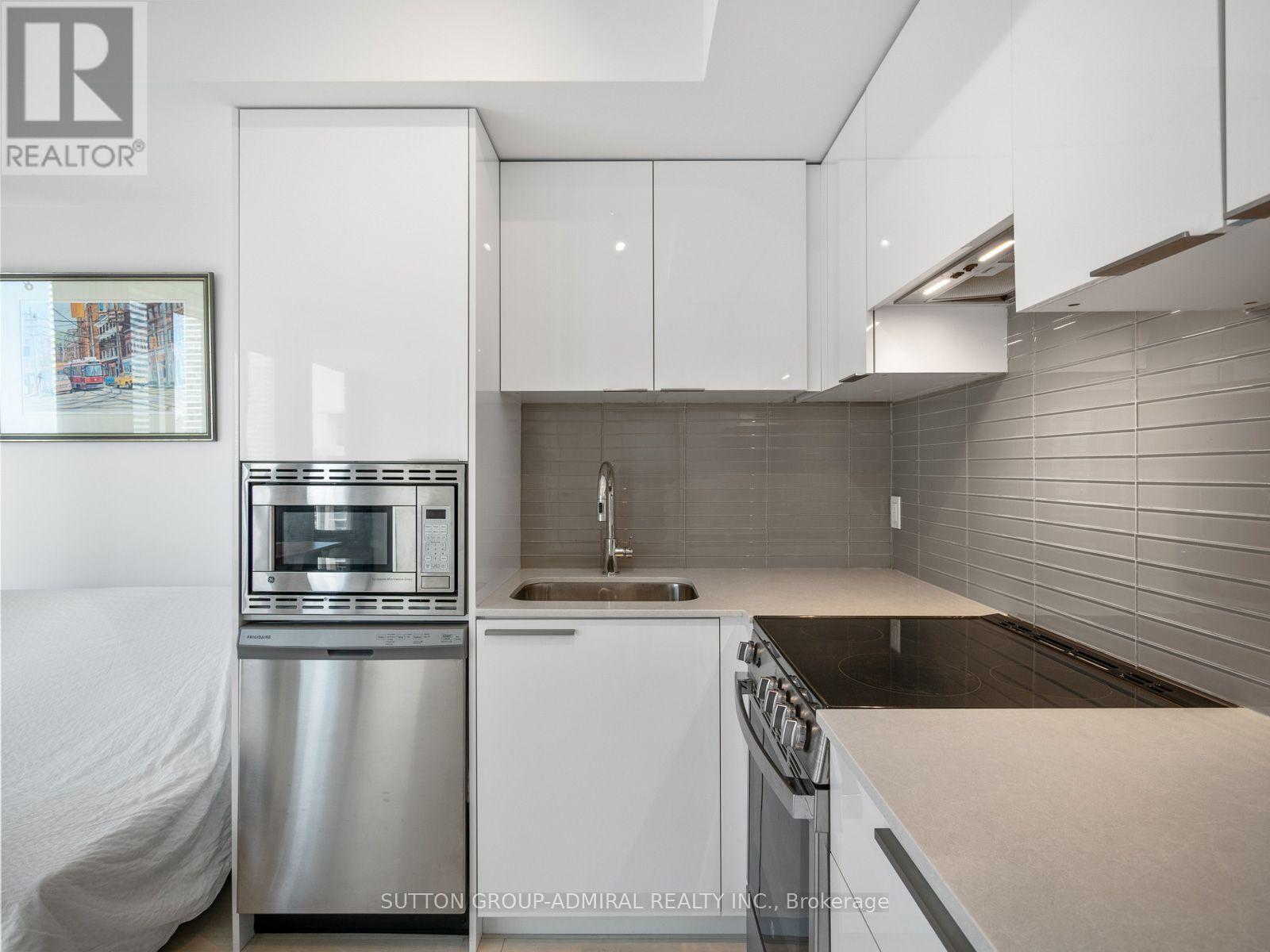 #1404 18 MAITLAND TERRACE - Image 10