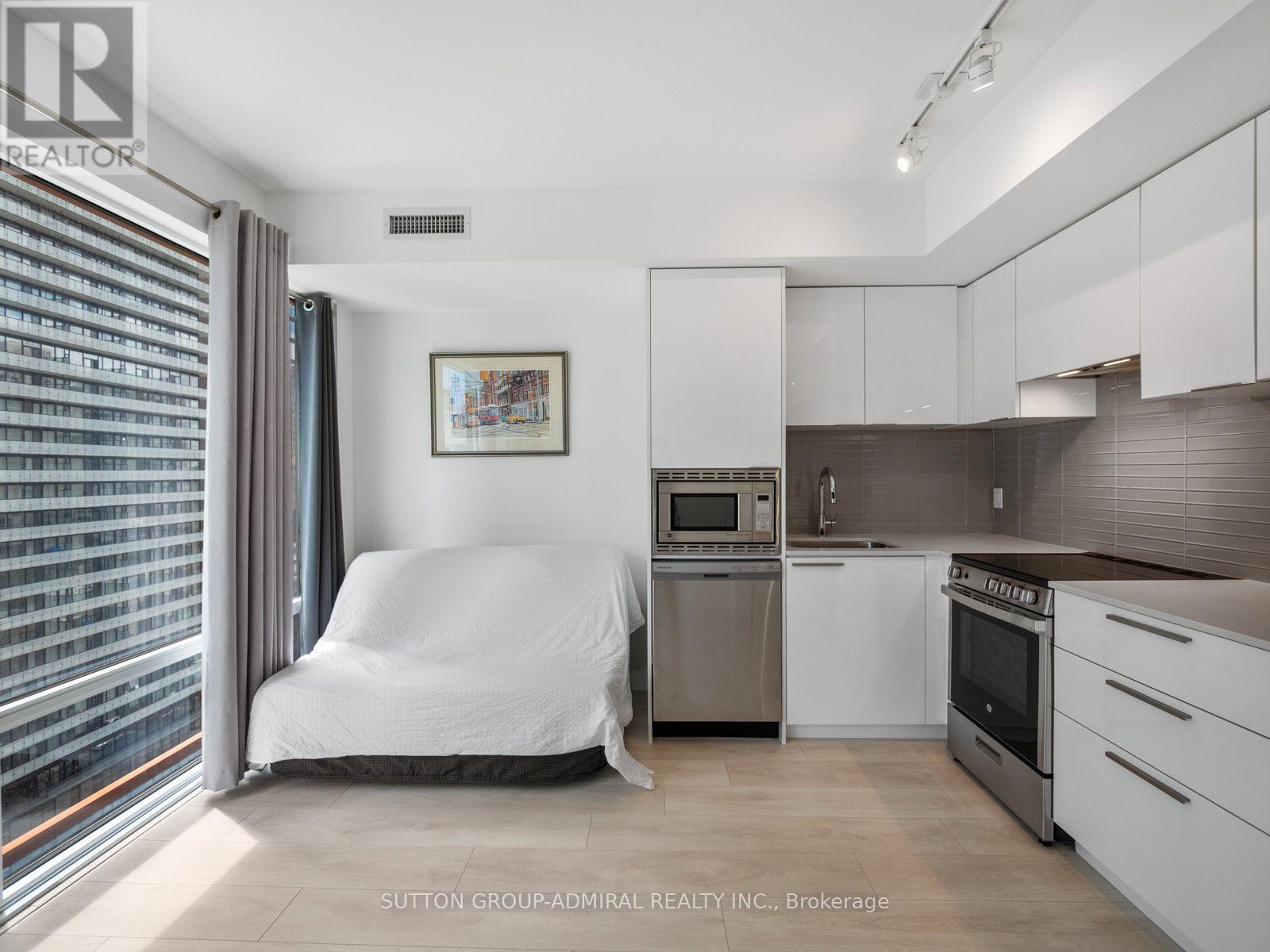 #1404 18 MAITLAND TERRACE - Image 7